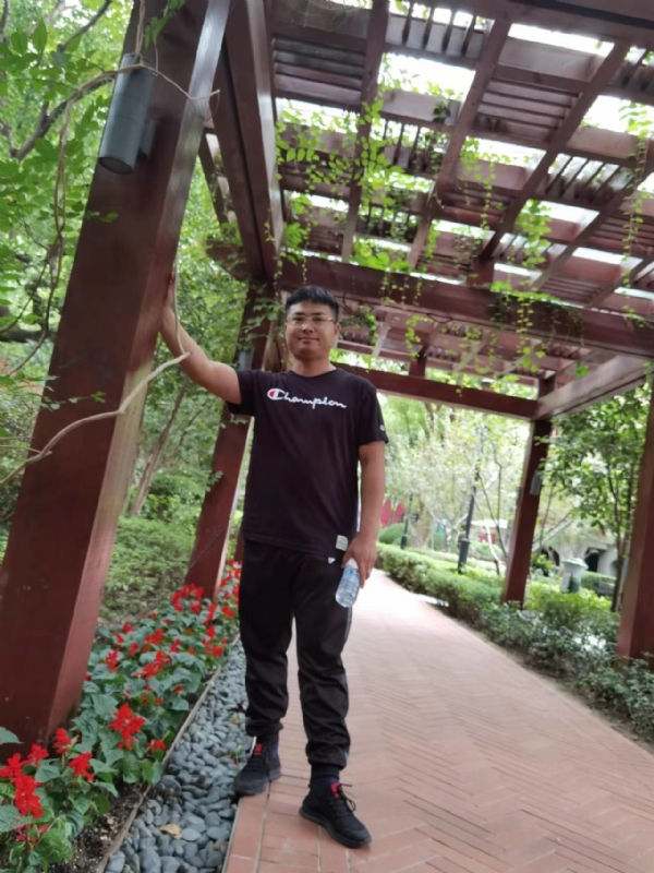 会飞的鱼的第一张照片--包头闪婚服务中心